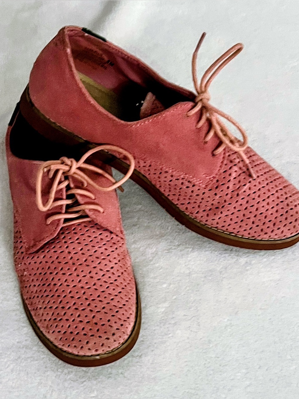 Women's Bass Pink Suede Lace-Up Perforated Oxfords